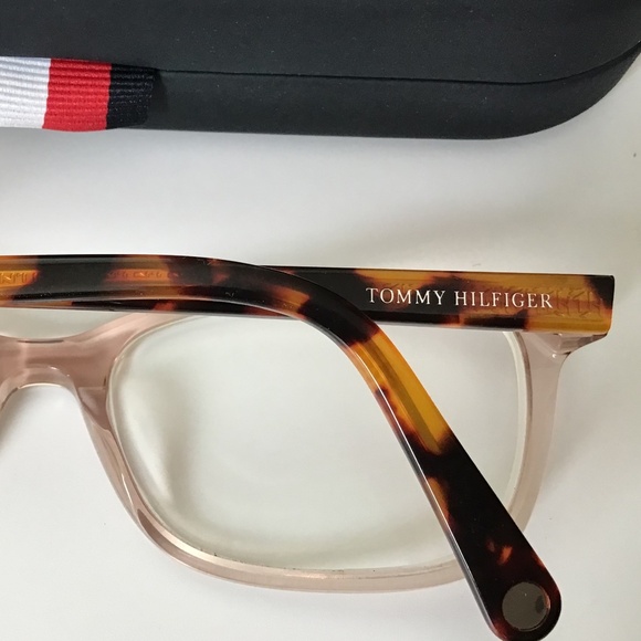 Tommy Hilfiger Glasses & Hard Case - Picture 5 of 15